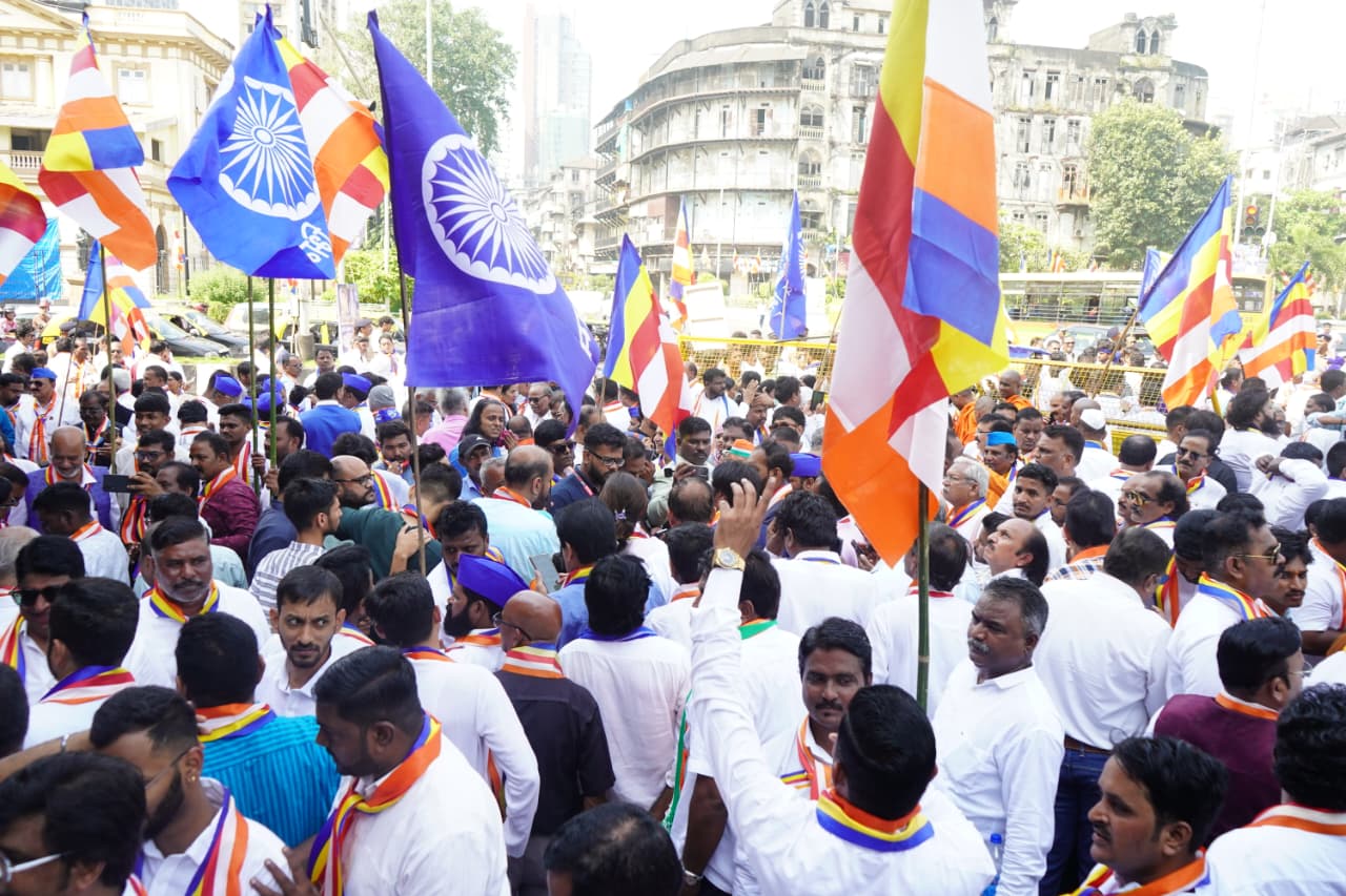 प्रदर्शन में शामिल बौद्ध संगठनों और नेताओं ने जोर देकर कहा कि यह मामला केवल धार्मिक नहीं, बल्कि सामाजिक और सांस्कृतिक अधिकारों से जुड़ा है. 