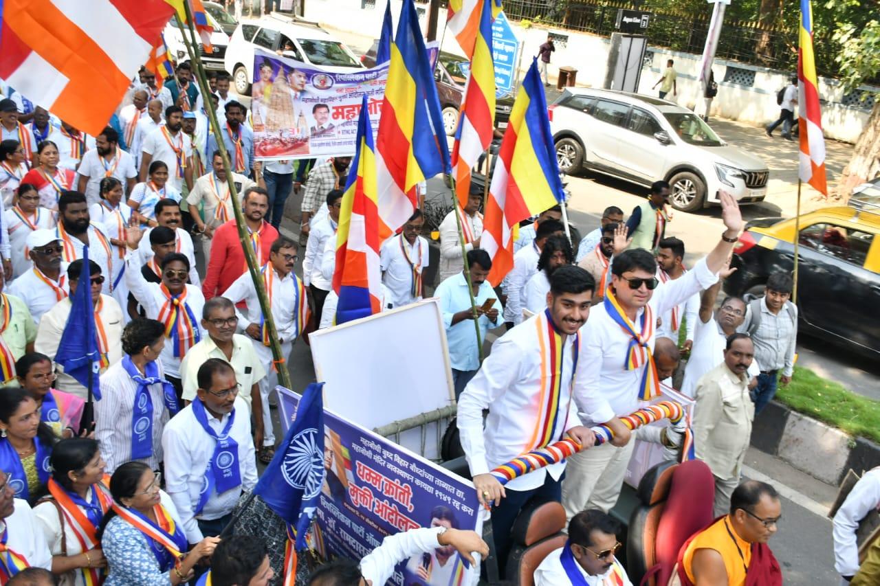 उन्होंने बताया कि पिछले कई दशकों से बौद्ध समुदाय के प्रतिनिधियों द्वारा महाविहार के प्रबंधन में हिस्सेदारी की मांग की जा रही है, लेकिन अब तक यह नहीं हो सका.