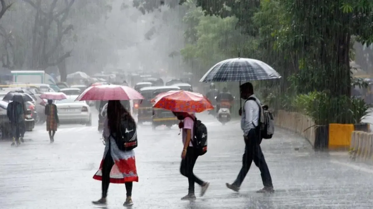 IIMD के अनुसार मुंबई में आंशिक बादल और रुक-रुक कर हल्की बारिश का अनुमान