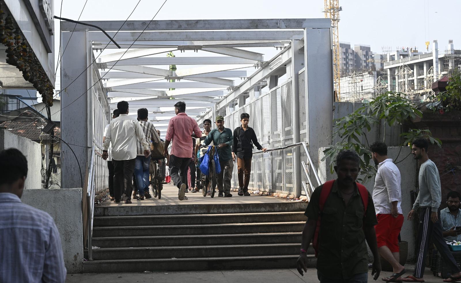 उनका कहना है कि इससे न केवल आवागमन सुगम होगा, बल्कि सायन-जुहू लिंक रोड और एलबीएस मार्ग के बीच ट्रैफ़िक दबाव में भी कमी आएगी.