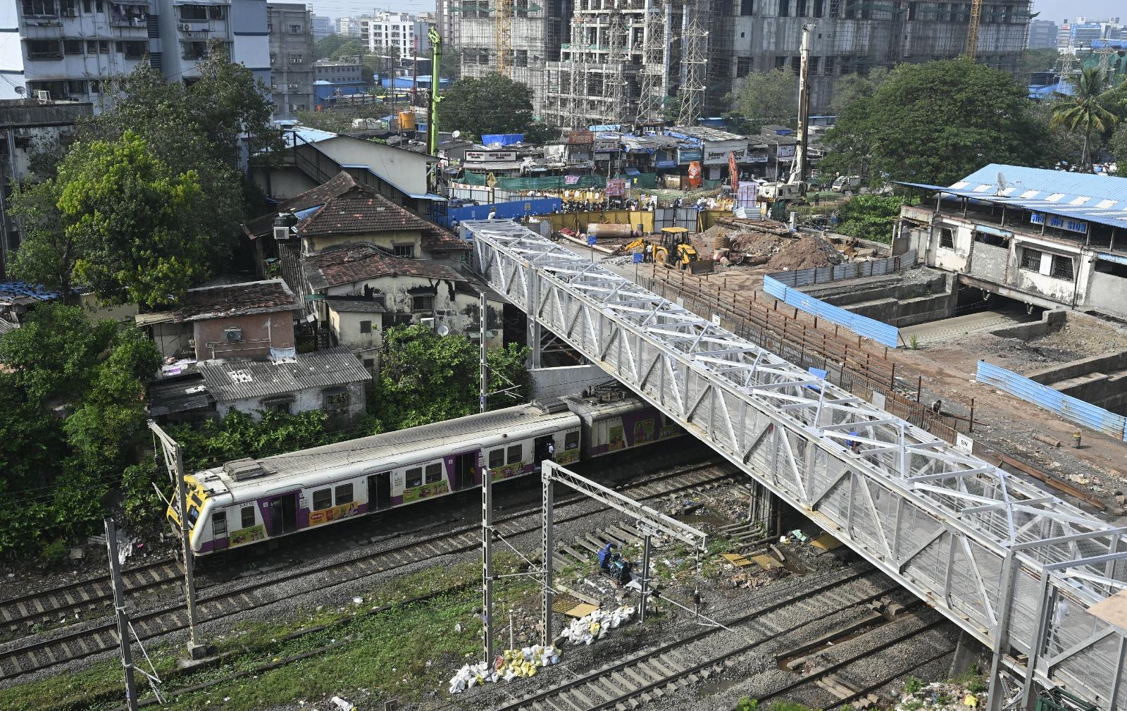 दरअसल, 2020 में आईआईटी मुंबई द्वारा किए गए ब्रिज ऑडिट में इसकी संरचनात्मक मजबूती को लेकर गंभीर चेतावनी दी गई थी.