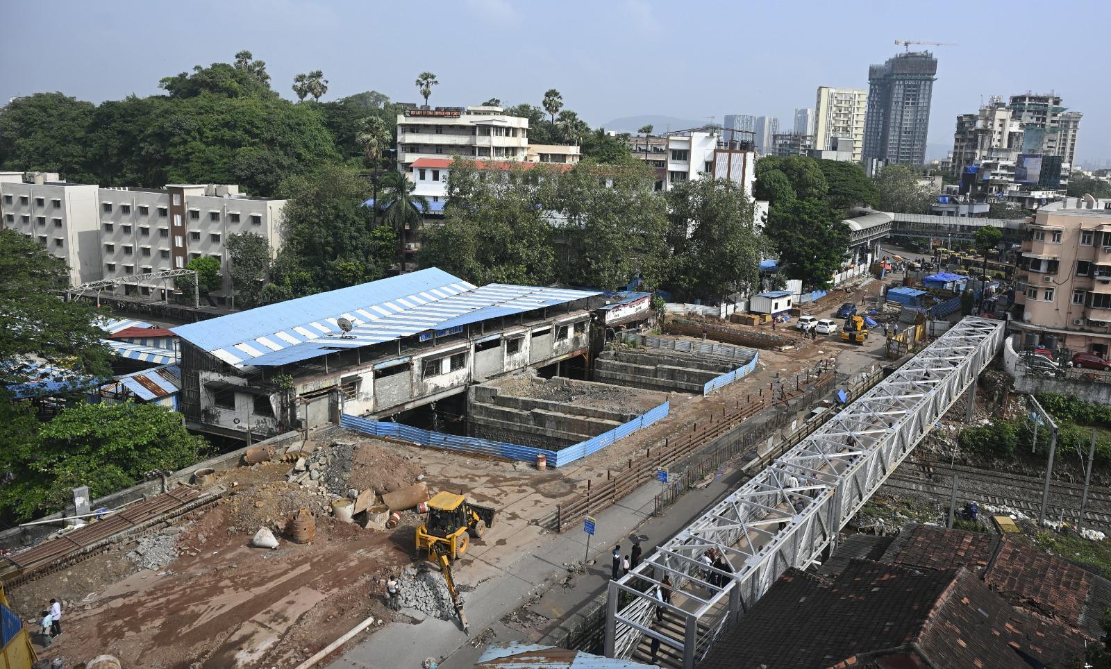 स्थानीय निवासियों और यात्रियों ने इस नए पुल के उद्घाटन का स्वागत किया है.