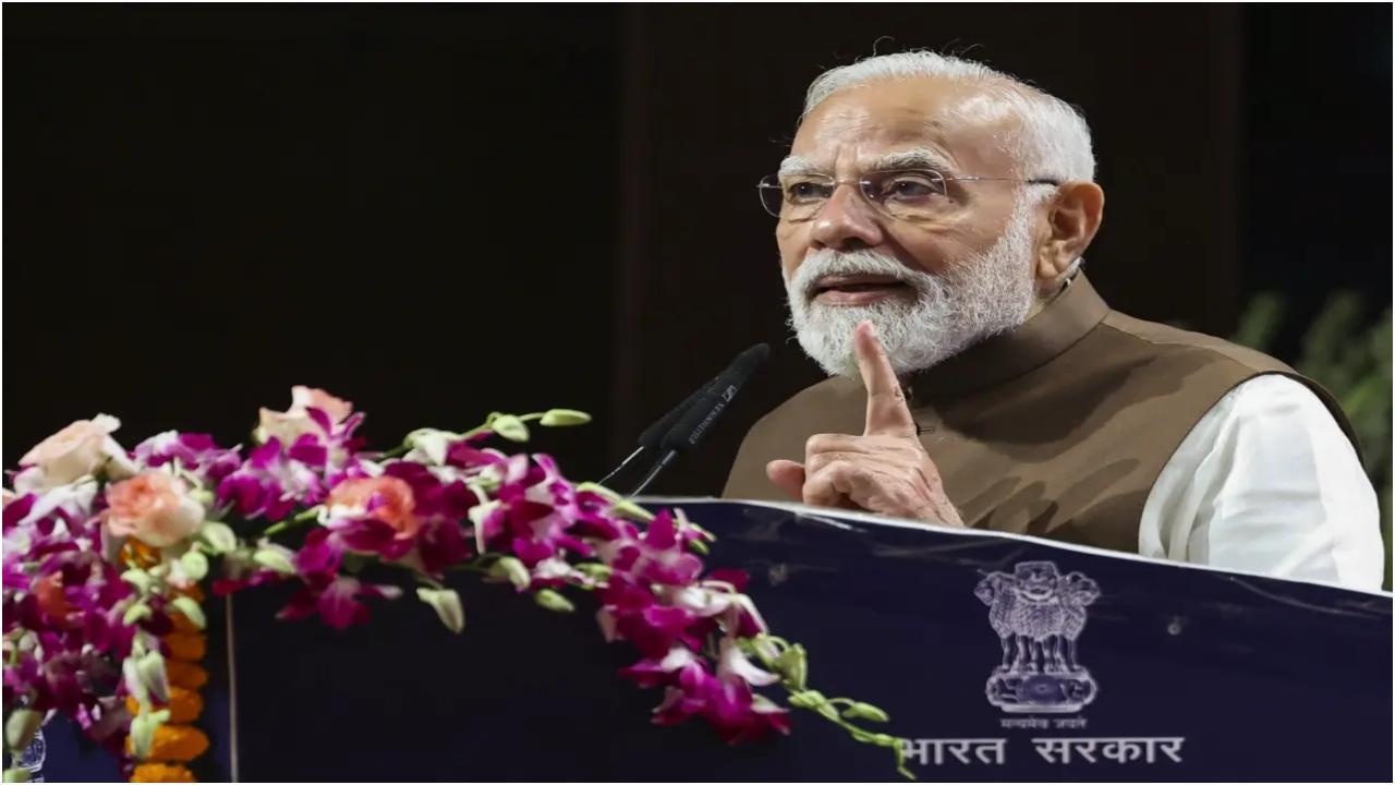 प्रधानमंत्री नरेंद्र मोदी ने सोमवार को हमास द्वारा दो साल से ज़्यादा समय से बंधक बनाए गए सभी लोगों की रिहाई का स्वागत किया. तस्वीर/पीटीआई