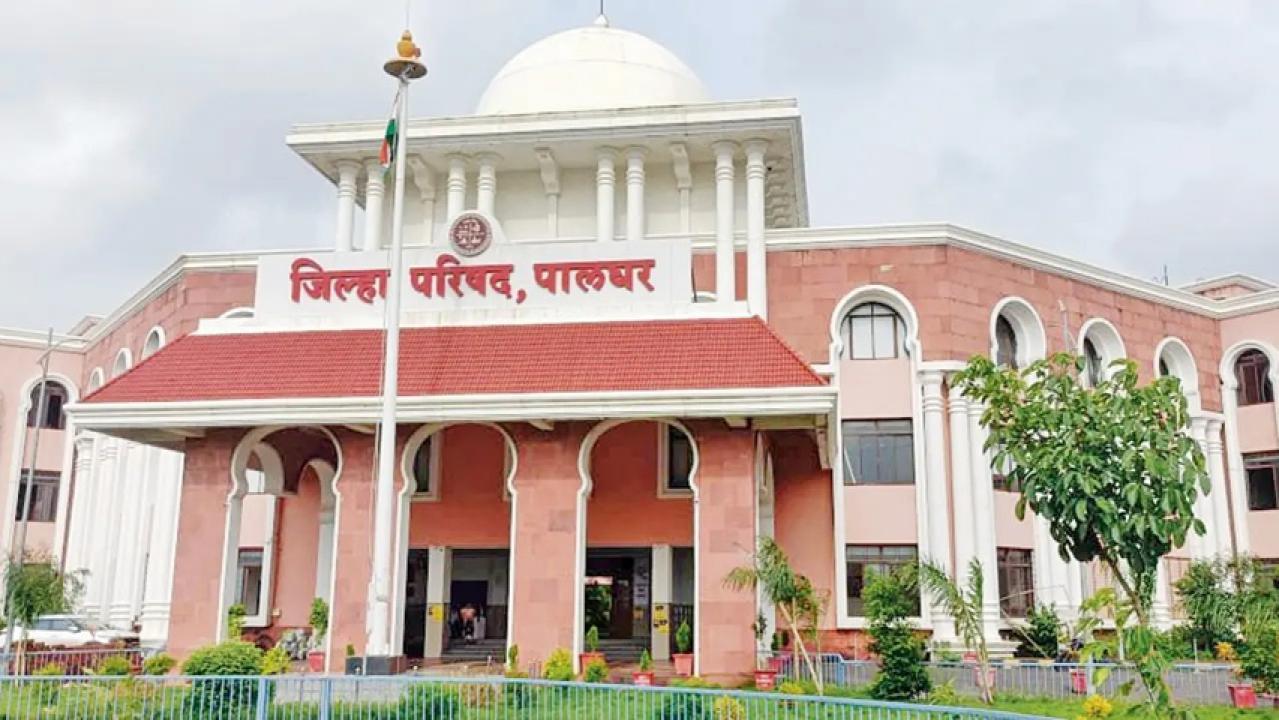 Iपालघर जिला परिषद के स्कूलों में संविदा शिक्षकों की वेतन समस्या उजागर
