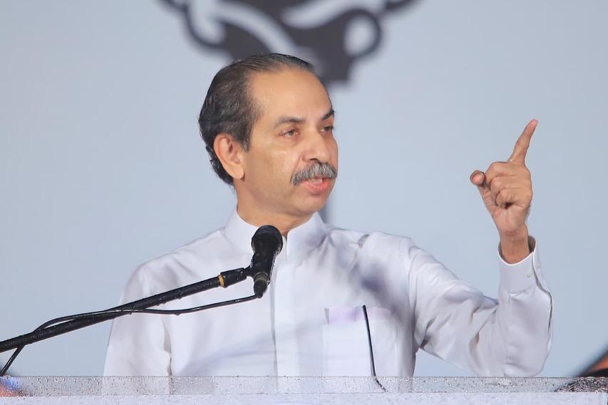 उद्धव का यह हमला साफ तौर पर इस बात का संकेत था कि 2025 के लोकसभा और विधानसभा चुनावों से पहले वे भाजपा को हर मोर्चे पर चुनौती देने की रणनीति बना रहे हैं.