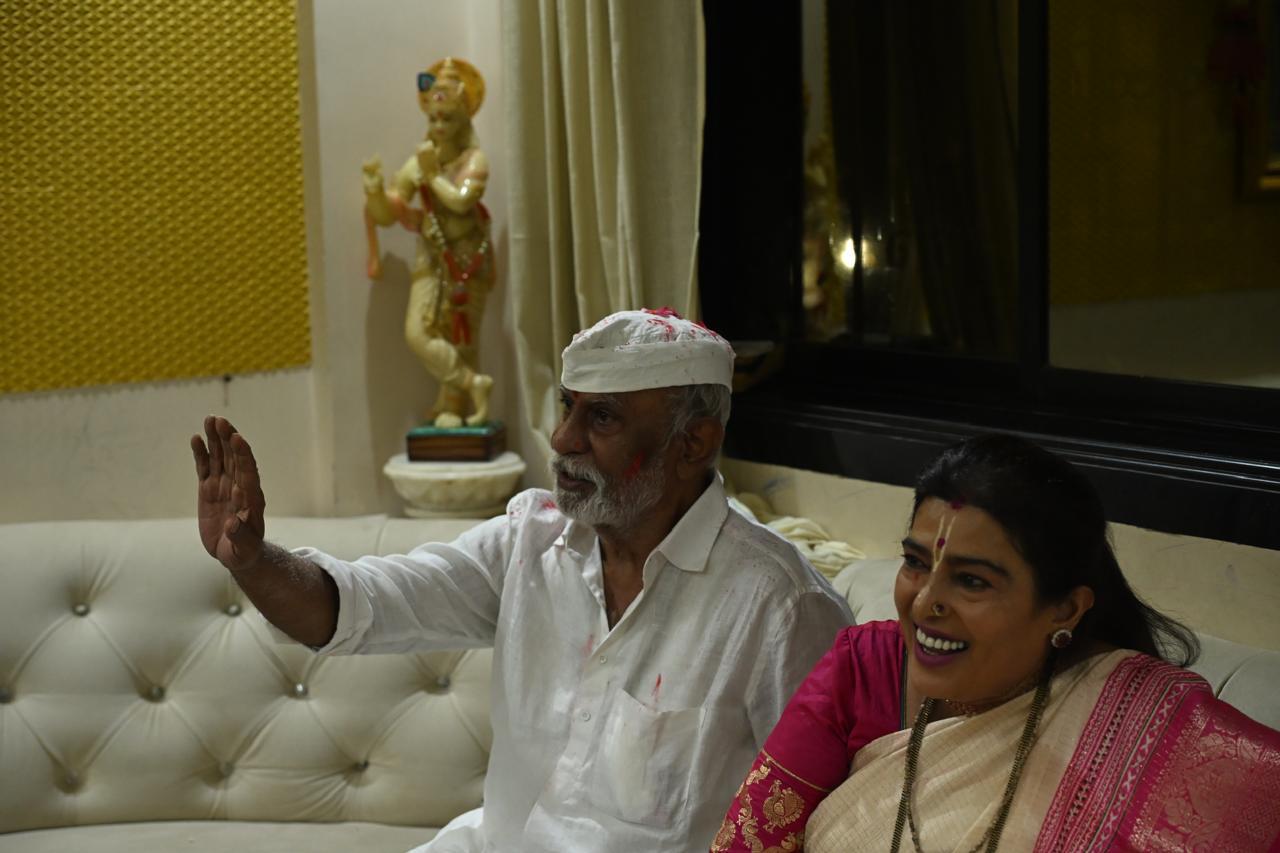 अब देखना होगा कि 76 साल की उम्र में अरुण गवली दोबारा सक्रिय होते हैं या सियासत और अंडरवर्ल्ड से दूरी बनाए रखते हैं.