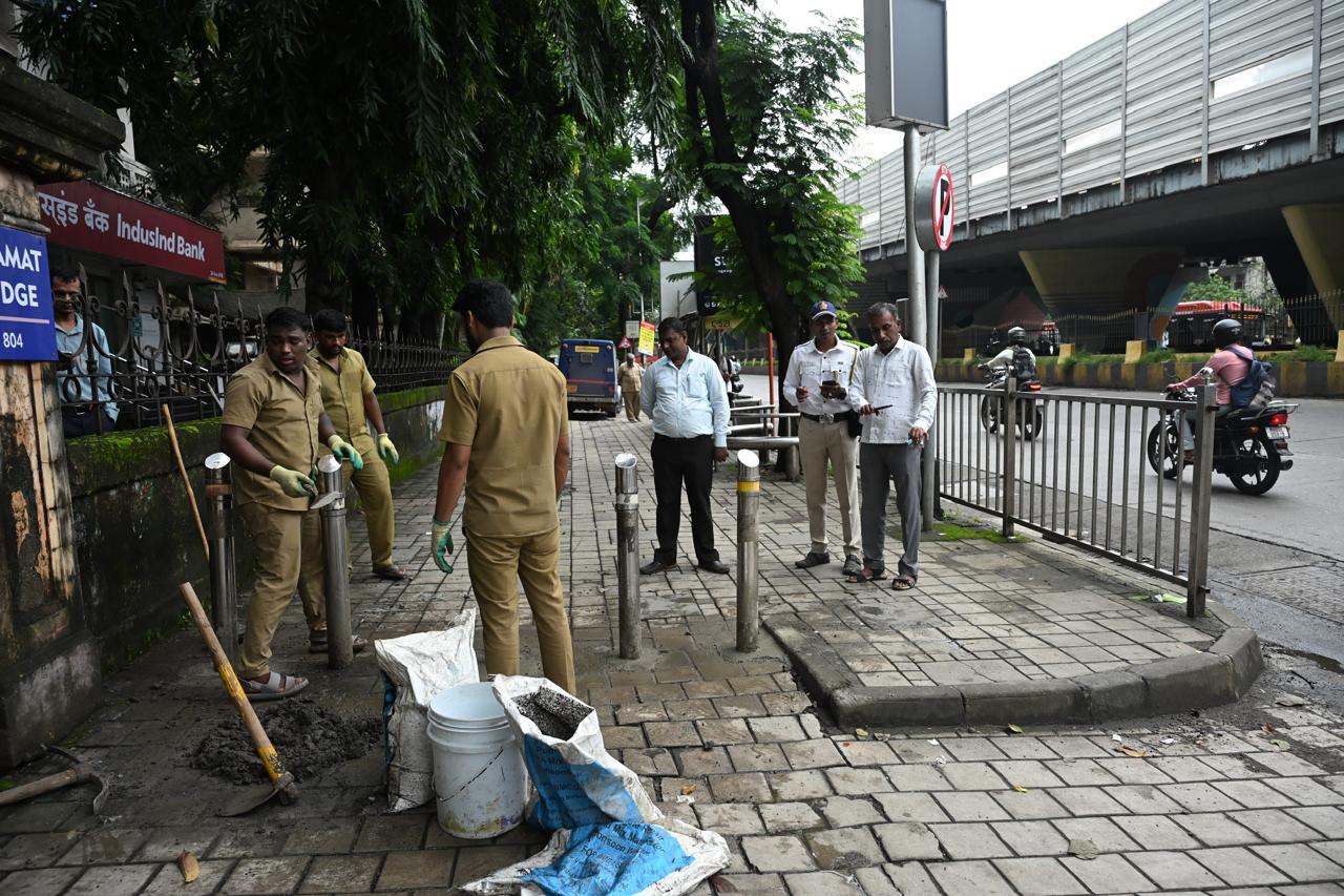 मुंबई यातायात पुलिस और बीएमसी का यह संयुक्त प्रयास शहर में सुरक्षित और व्यवस्थित यातायात सुनिश्चित करने के लिए किया जा रहा है.