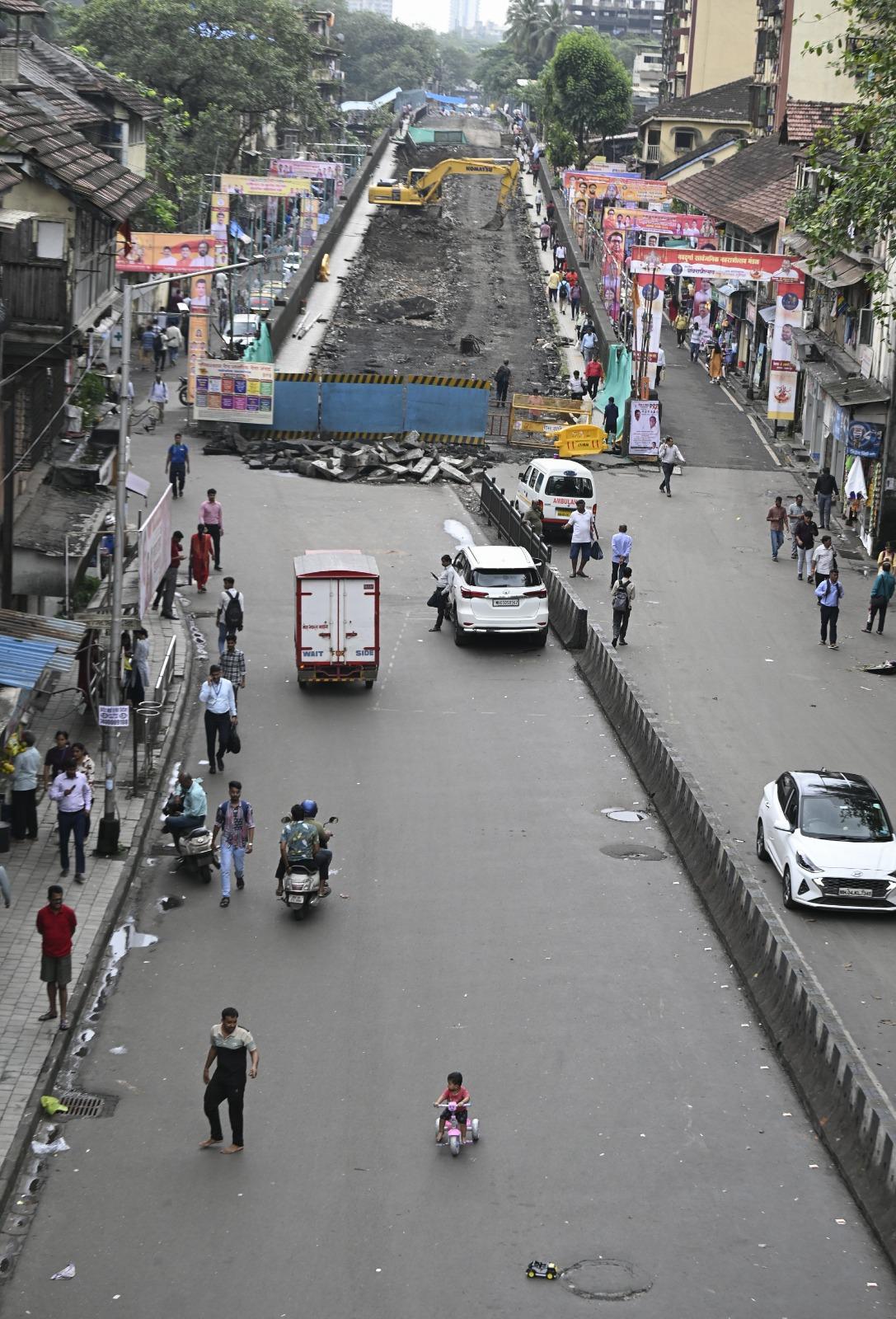 एल्फिंस्टन ब्रिज का हटना सेवरी–वर्ली एलिवेटेड कनेक्टर के निर्माण के लिए आवश्यक है. 