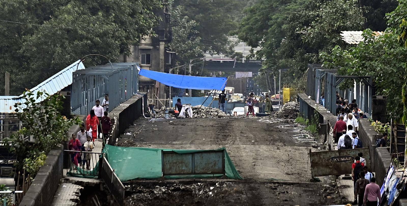 बल्कि मुंबई के औपनिवेशिक वास्तुकला और पुराने निर्माण की पहचान भी था. अधिकारियों ने भरोसा दिलाया है कि डेमोलिशन के दौरान सुरक्षा और पर्यावरण का पूरा ध्यान रखा जाएगा.