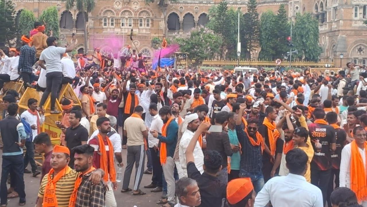 IMaratha Morcha Update: मुंबई पुलिस ने आंदोलनकारियों के खिलाफ अब तक दर्ज की 9 FIR