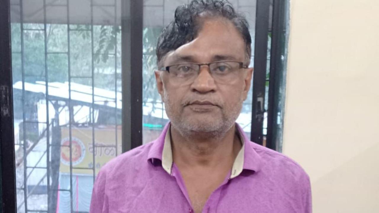 I21 साल से फरार शेयर धोखाधड़ी का आरोपी संतोष जैन को पुलिस ने किया गिरफ्तार