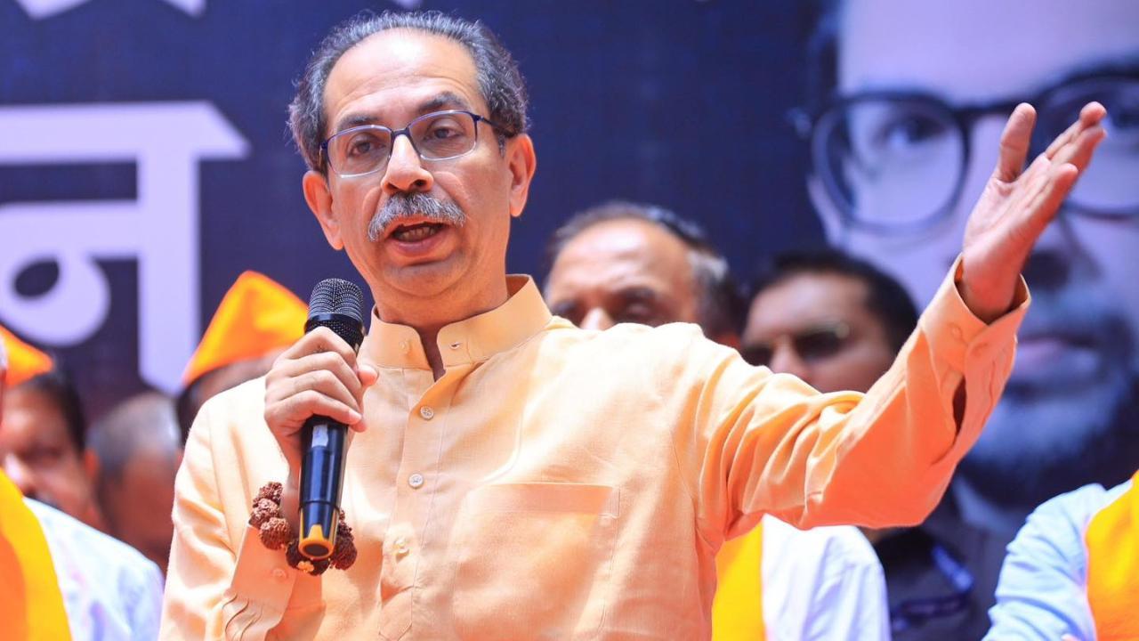 Iदशहरा रैली विवाद गरमाया, ठाकरे गुट ने भाजपा पर लगाया दोहरेपन का आरोप