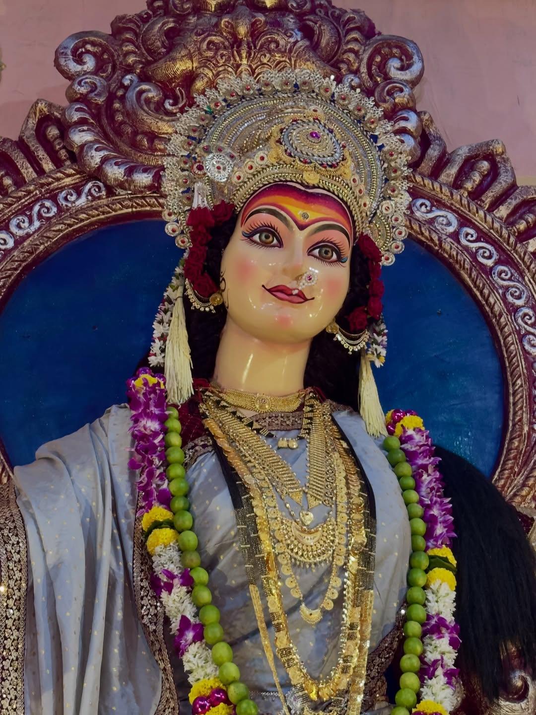 नौ दिनों तक चलने वाले यह आयोजन न केवल धार्मिक भावना से परिपूर्ण रहा, बल्कि सांस्कृतिक विविधताओं और मनोरंजन का अनुभव भी प्रदान करता रहा.