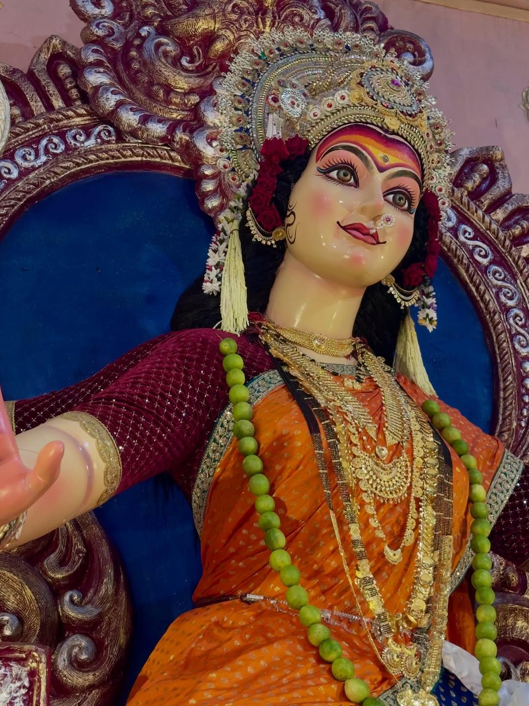 मंडल के अध्यक्ष गणेश कुम्हार ने कहा, “हमारे लिए यह केवल एक त्योहार नहीं, बल्कि सामुदायिक एकजुटता, संस्कृति और परंपरा का जश्न है. हमारी कोशिश रहती है कि हर वर्ष नवरात्र उत्सव को और भी भव्य और सजीव बनाया जाए, ताकि लोग देवी के नौ रूपों की भव्यता का आनंद ले सकें.”