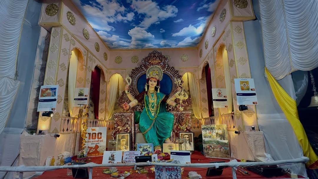 मंडल के आयोजनों ने दर्शकों और भक्तों को नवरात्र के त्योहार का सजीव और उत्साही अनुभव दिया.